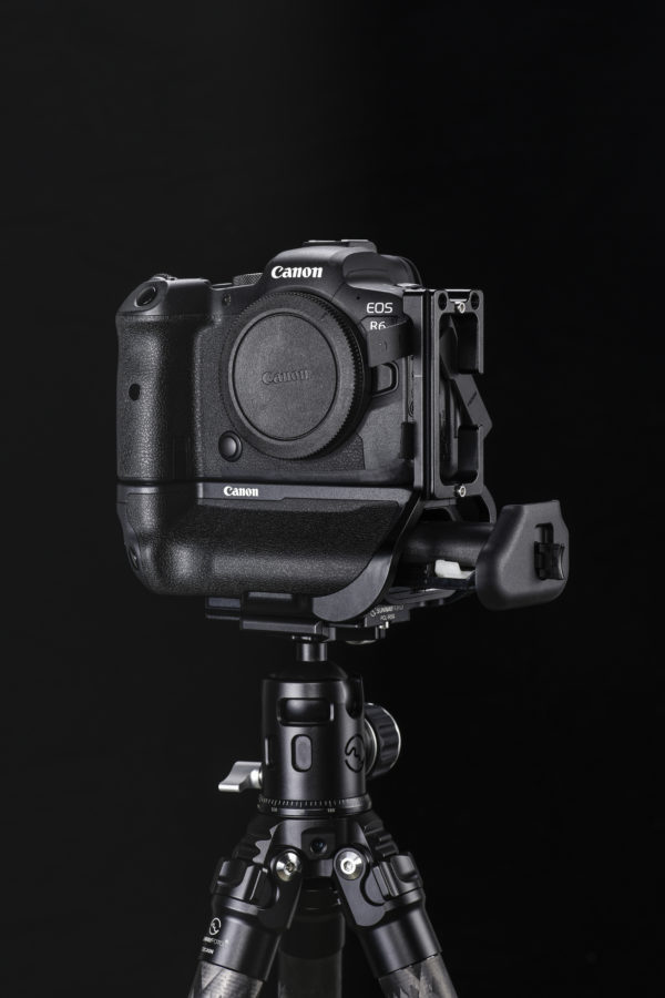 Sunwayfoto PCL-R5G Custom L Bracket for Canon EOS R5/6 with Battery Grip Canon | Sunwayfoto Australia | 5